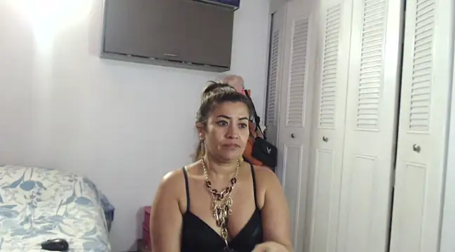 CamilaLix online show from 02-06-25, 02:55