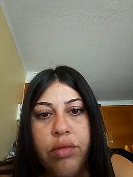 Snapshot of Americ44 chatting on 12-01-25, 02:33 Americ44 online show from 12-01-25, 02:33