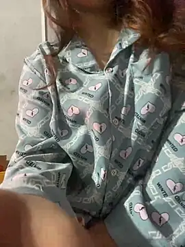 Snapshot of feng-a chatting on 01-11-25, 11:02 feng-a online show from 01-11-25, 11:02