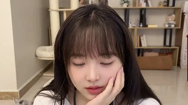 Chenjing0 online show from 10-12-25, 02:54