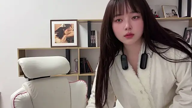 Chenjing0 online show from 03-16-26, 12:09