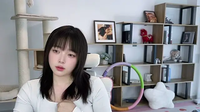 Chenjing0 online show from 04-15-26, 05:47