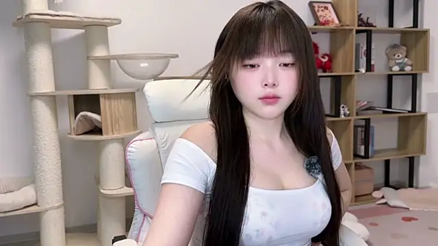 Chenjing0 online show from 05-20-26, 12:11