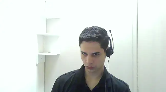 Snapshot of novinho242k chatting on 01-02-25, 01:30 novinho242k online show from 01-02-25, 01:30