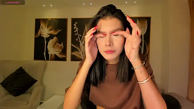 NiaSalvatore online show from 04-19-26, 05:23