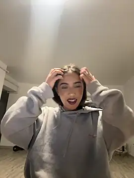 Snapshot of miaceleste chatting on 09-17-25, 08:43 miaceleste online show from 09-17-25, 08:43