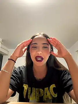 Snapshot of miaceleste chatting on 09-27-25, 06:13 miaceleste online show from 09-27-25, 06:13