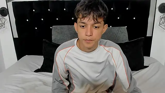 Snapshot of jisuscat chatting on 12-03-25, 06:10 jisuscat online show from 12-03-25, 06:10