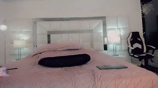 Snapshot of Gisele_fox chatting on 03-13-25, 10:32 Gisele fox online show from 03-13-25, 10:32