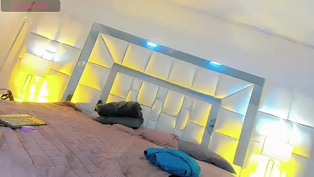 Gisele fox online show from 03-16-26, 07:18