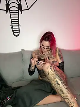 Mia-Fuchs online show from 02-16-25, 11:16