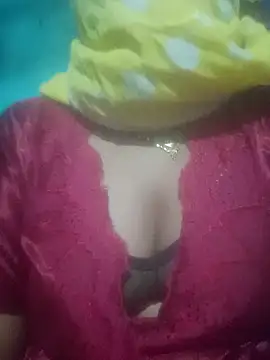 Snapshot of YourHotRandi chatting on 01-08-25, 05:59 YourHotRandi online show from 01-08-25, 05:59