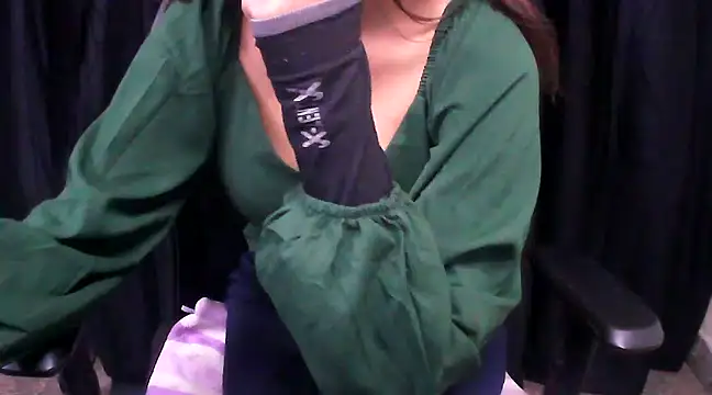 Snapshot of hot-niti chatting on 03-15-25, 10:00 hot-niti online show from 03-15-25, 10:00