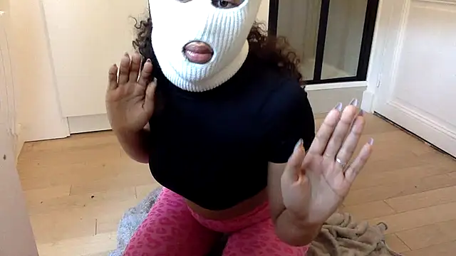 Amira bayby online show from 01-13-25, 12:45