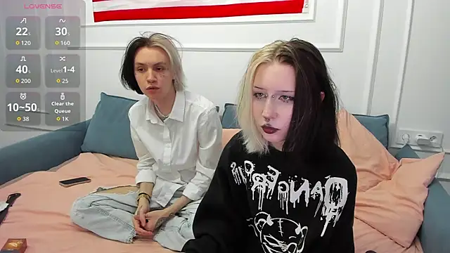 Snapshot of VeryRare_TwinS chatting on 05-11-26, 07:22 VeryRare TwinS online show from 05-11-26, 07:22