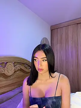 Snapshot of Maddy_Jones chatting on 06-09-26, 02:23 Maddy Jones online show from 06-09-26, 02:23