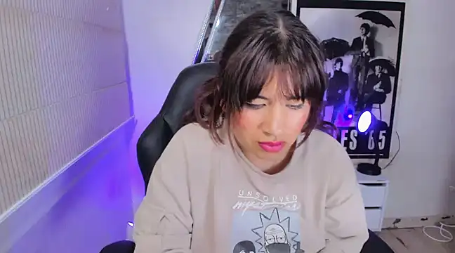 Snapshot of Ji_Eun chatting on 01-05-25, 03:34 Ji Eun online show from 01-05-25, 03:34