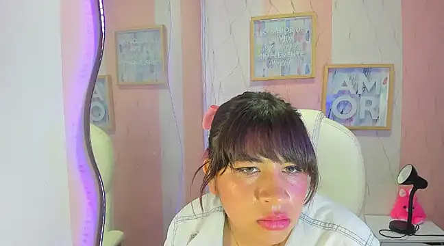 Snapshot of Ji_Eun chatting on 01-11-25, 03:52 Ji Eun online show from 01-11-25, 03:52