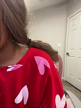 AwkwardJasminee online show from 12-18-25, 09:48