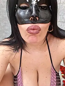 desyree89 online show from 10-18-25, 04:48