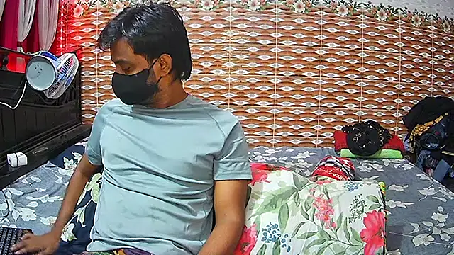 Hot Nila online show from 05-13-26, 03:15