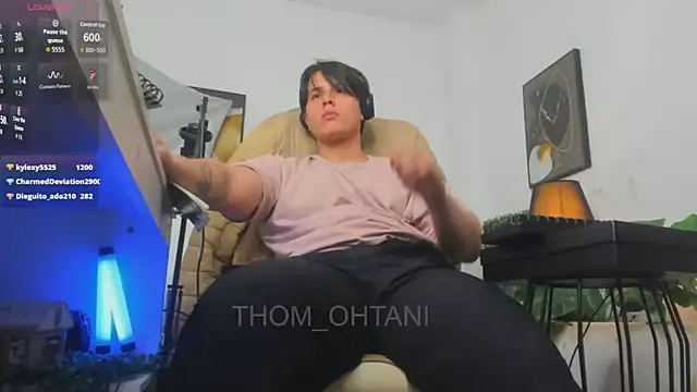 Snapshot of Thom_Ohtani chatting on 06-20-26, 06:38 Thom Ohtani online show from 06-20-26, 06:38