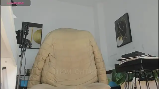 Snapshot of Thom_Ohtani chatting on 07-02-26, 03:45 Thom Ohtani online show from 07-02-26, 03:45