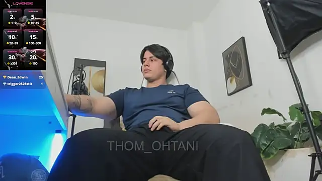 Snapshot of Thom_Ohtani chatting on 07-17-26, 02:40 Thom Ohtani online show from 07-17-26, 02:40