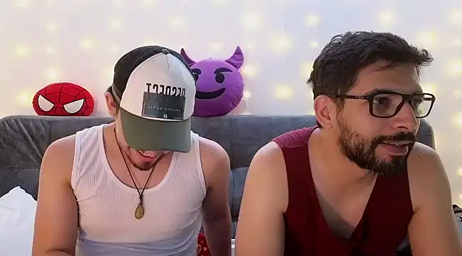 Snapshot of ErickBrant chatting on 02-05-25, 05:30 ErickBrant online show from 02-05-25, 05:30