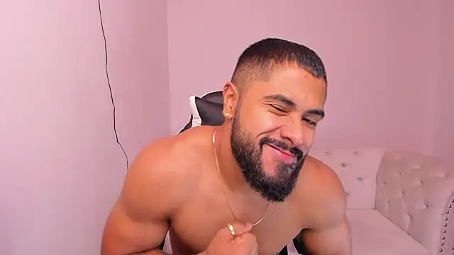 Santiago huntt online show from 02-06-25, 12:37