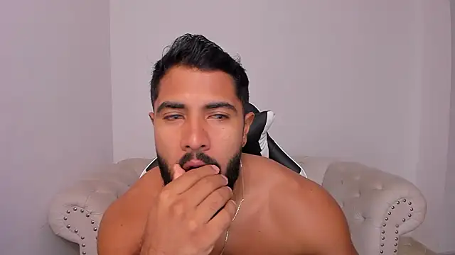 Santiago huntt online show from 01-12-26, 12:32