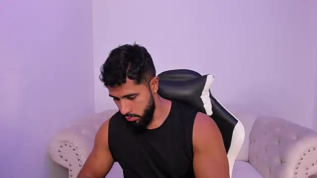 Santiago huntt online show from 02-06-26, 08:23