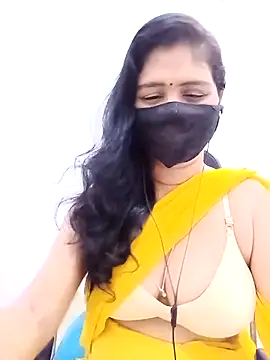Snapshot of Lucky-Deepthi chatting on 05-02-26, 12:04 Lucky-Deepthi online show from 05-02-26, 12:04
