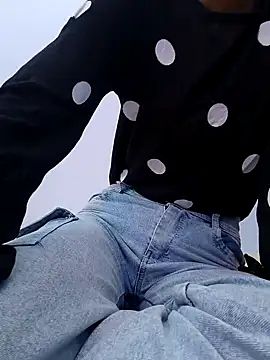 Snapshot of Barbie_183 chatting on 03-06-25, 04:41 Barbie 183 online show from 03-06-25, 04:41