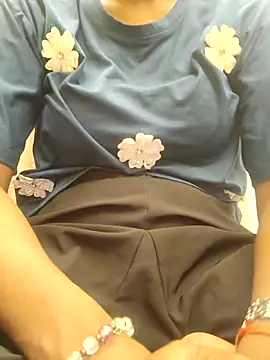 Snapshot of Barbie_183 chatting on 09-10-25, 05:07 Barbie 183 online show from 09-10-25, 05:07