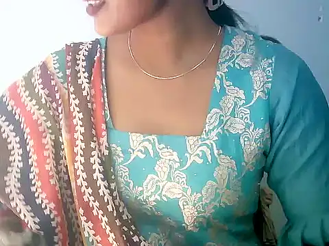 Snapshot of Barbie_183 chatting on 11-11-25, 05:18 Barbie 183 online show from 11-11-25, 05:18