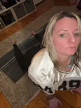 Snapshot of kittiekatieyogi chatting on 02-20-25, 01:03 kittiekatieyogi online show from 02-20-25, 01:03