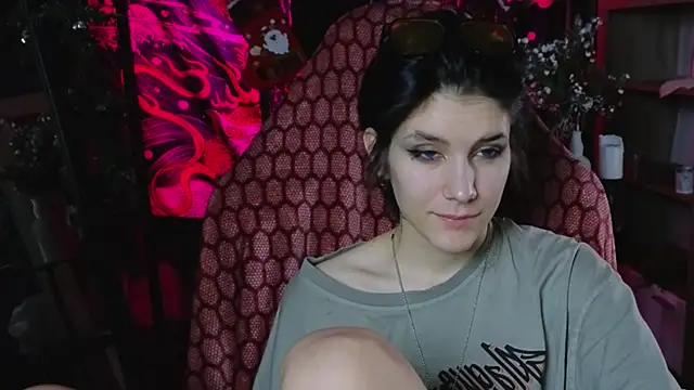 Snapshot of Hyeon_Jin chatting on 01-07-25, 02:53 Hyeon Jin online show from 01-07-25, 02:53