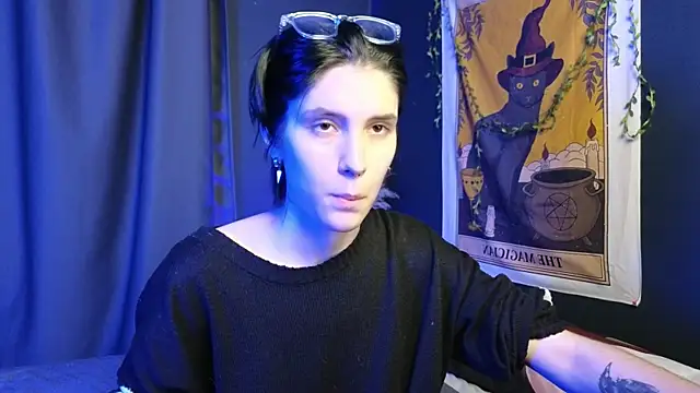 Snapshot of Hyeon_Jin chatting on 01-28-25, 08:36 Hyeon Jin online show from 01-28-25, 08:36