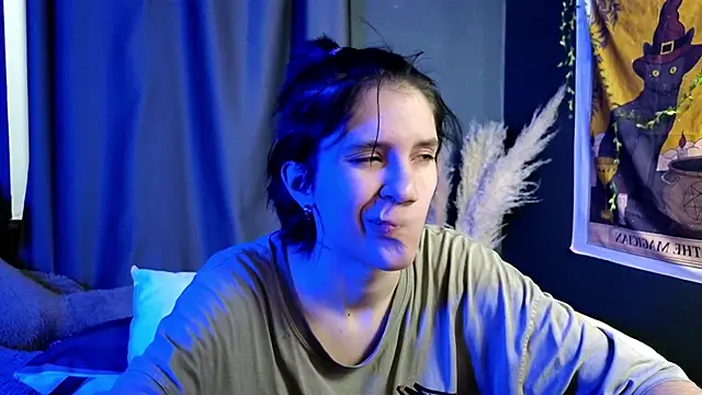 Snapshot of Hyeon_Jin chatting on 02-10-25, 09:14 Hyeon Jin online show from 02-10-25, 09:14