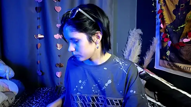 Snapshot of Hyeon_Jin chatting on 02-23-25, 08:55 Hyeon Jin online show from 02-23-25, 08:55