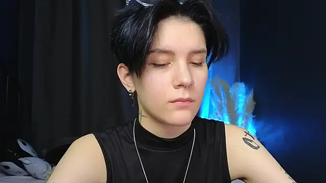 Snapshot of Hyeon_Jin chatting on 03-12-25, 07:59 Hyeon Jin online show from 03-12-25, 07:59