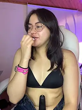 Snapshot of Camila_pinkk chatting on 05-29-26, 02:15 Camila pinkk online show from 05-29-26, 02:15