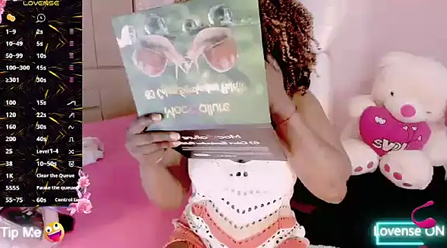 Snapshot of Aliana_Ross chatting on 02-18-25, 09:10 Aliana Ross online show from 02-18-25, 09:10