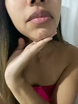 Snapshot of LuizaDiaz chatting on 02-11-25, 09:46 LuizaDiaz online show from 02-11-25, 09:46