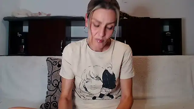 AshlineKatte online show from 11-15-25, 04:58