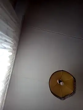 Lauren Amabel online show from 10-30-25, 12:06