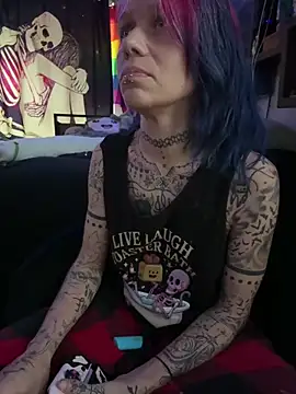 Snapshot of trashbrat chatting on 06-17-26, 11:56 trashbrat online show from 06-17-26, 11:56