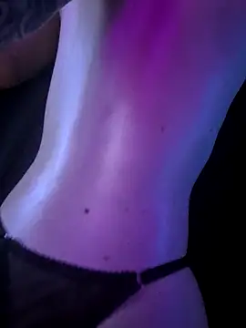 IceFoxy online show from 10-26-25, 05:19