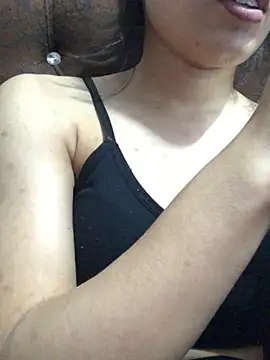 Snapshot of Tanvi_roy98 chatting on 02-17-25, 07:37 Tanvi roy98 online show from 02-17-25, 07:37